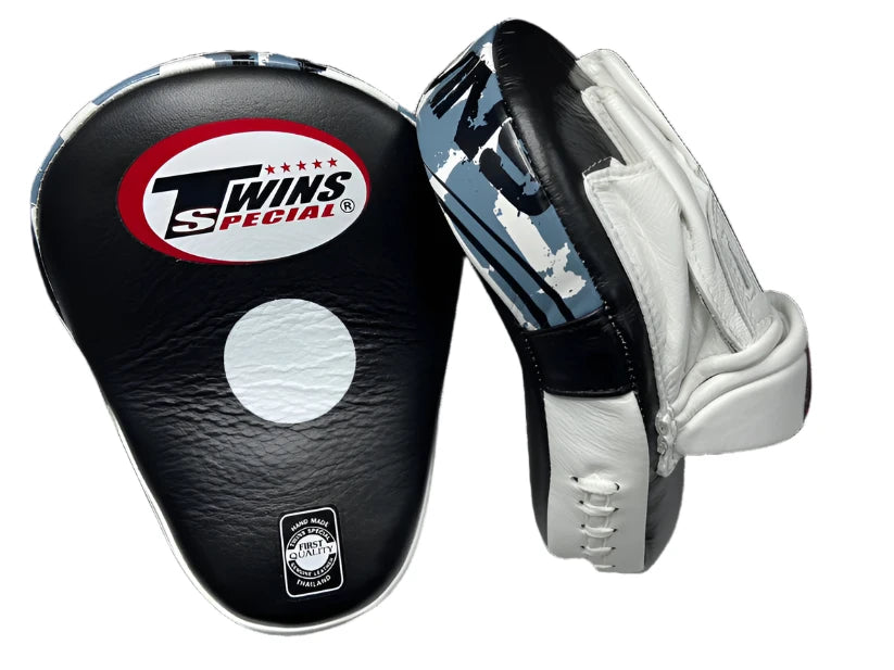 Twins Focus Mitts - KICKPUNCHELBOW