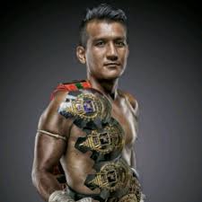Namsaknoi Yudthagarngamtorn: The Emperor of Muay Thai
