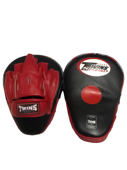 Twins Special Focus Mitts PML 10 Black Red - KICKPUNCHELBOW
