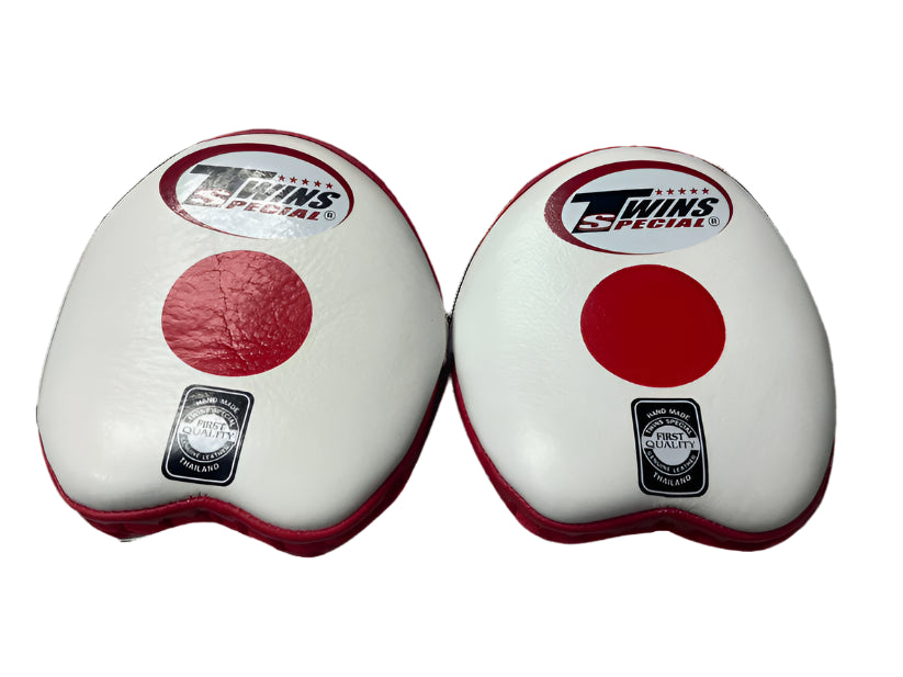 Twins Special Focus Mitts PML13 White Red - KICKPUNCHELBOW